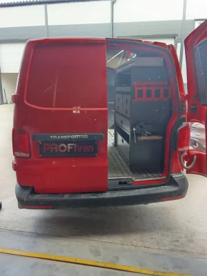 VW T6 со стеллажами PROFIvan